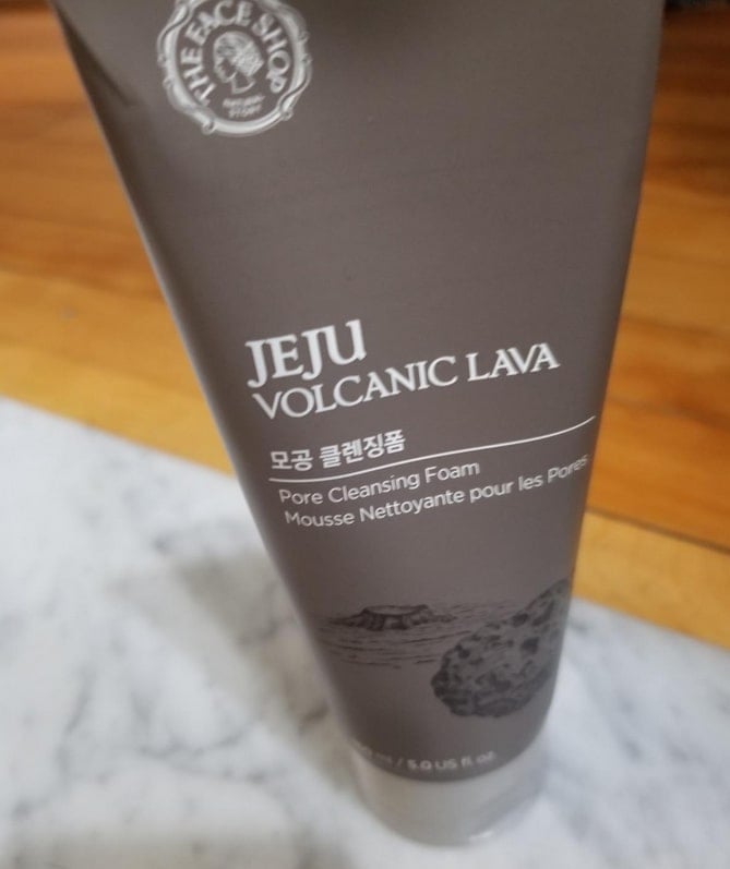THE FACE SHOP Jeju Volcanic Lava Deep Pore-Cleansing Foam